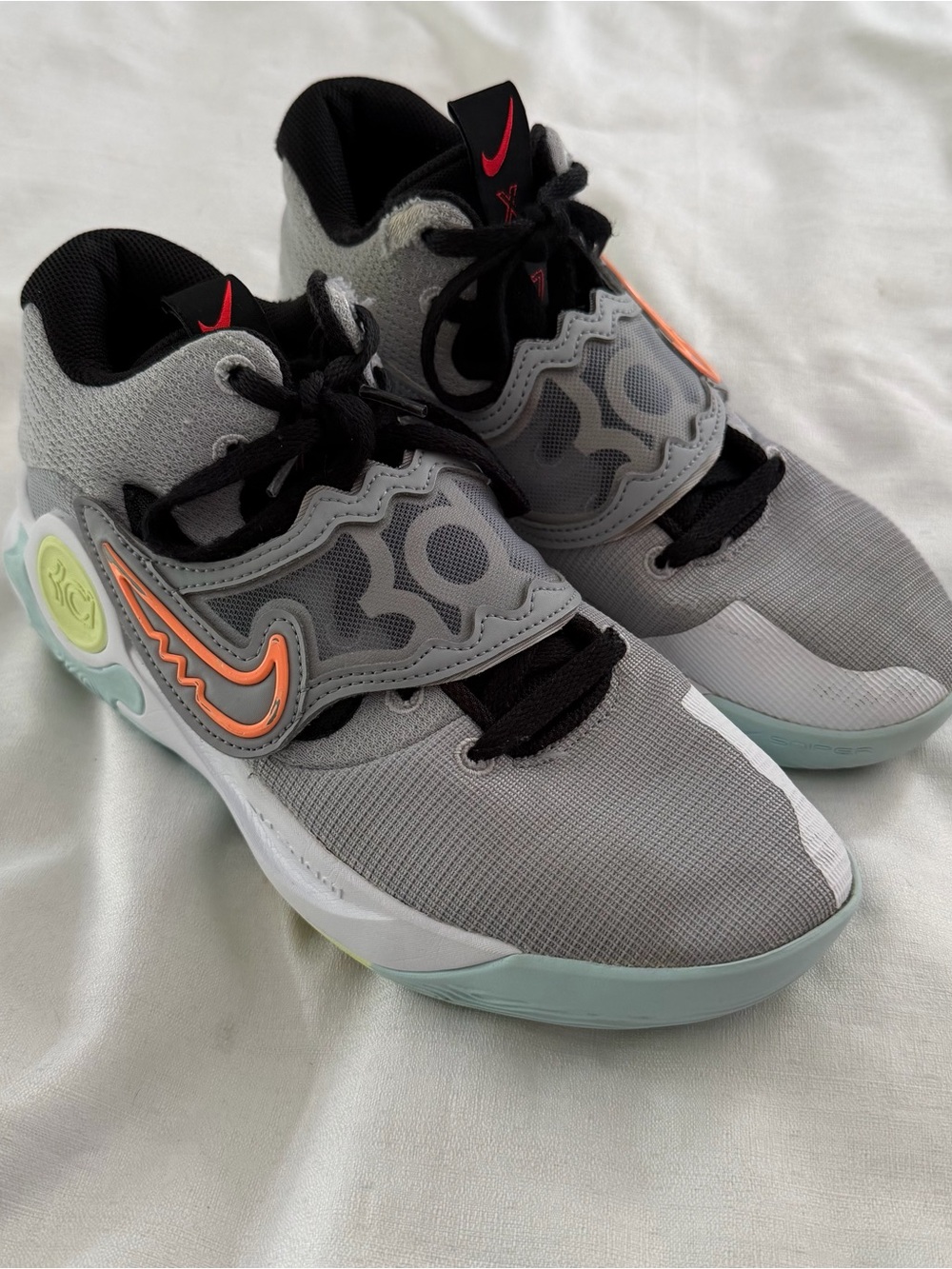 Nike KD Trey 5 X wolf grey barely volt basketball shoes size men’s 8.5